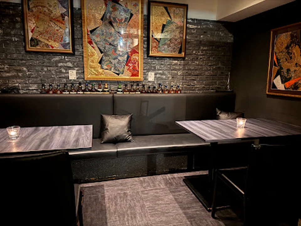 BAR Queen's-Q