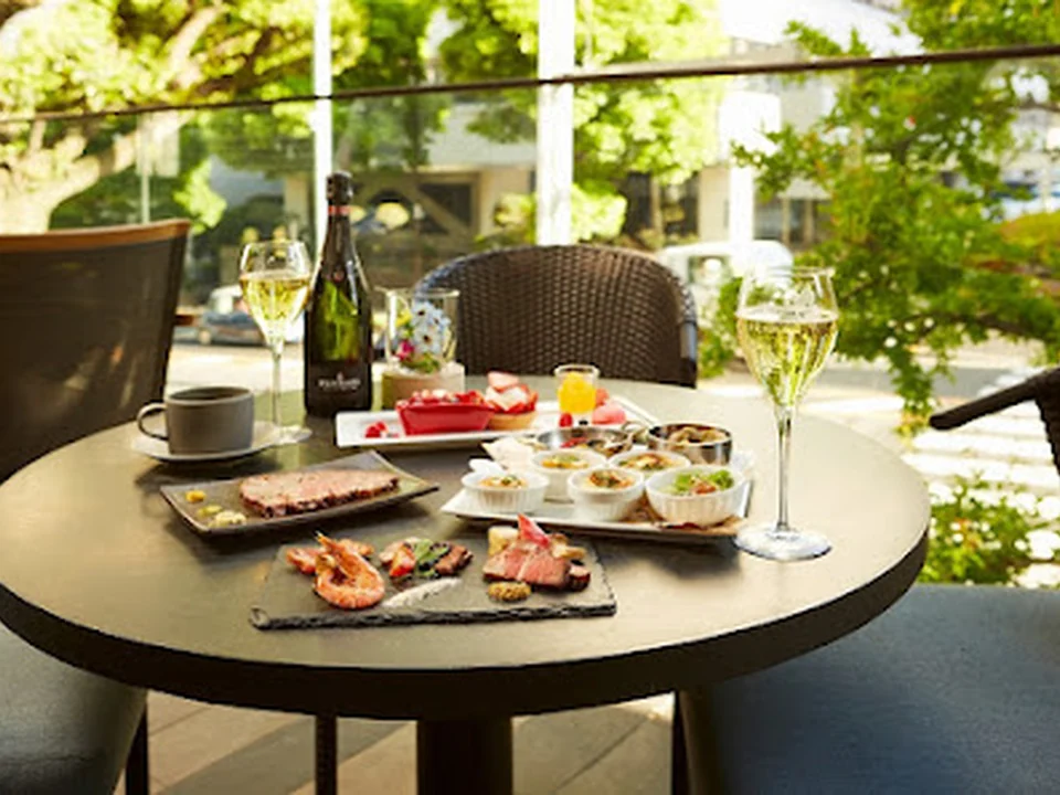 ブッフェ ＆ カフェ スロープサイドダイナー ザクロ Buffet & Café SLOPE SIDE DINER ZAKURO