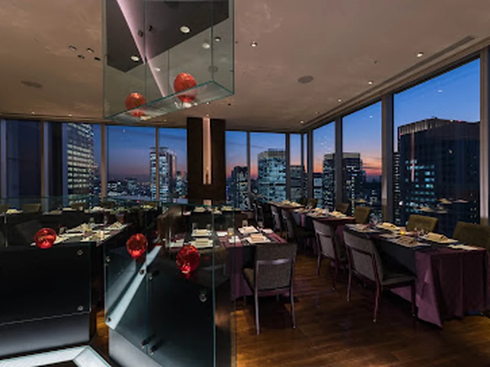 Dining & Bar TENQOO ダイニング&バー テンクウ