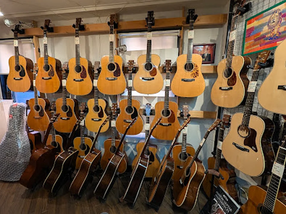 ｅｎ．ｇｕｉｔａｒ