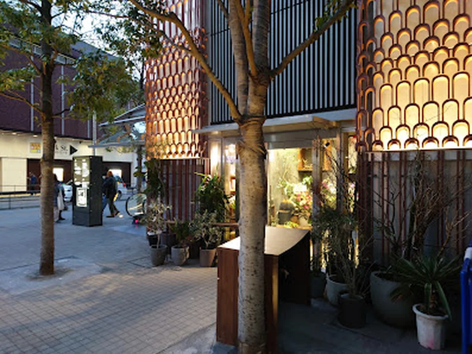 ex. flower shop & laboratory SHINJUKU