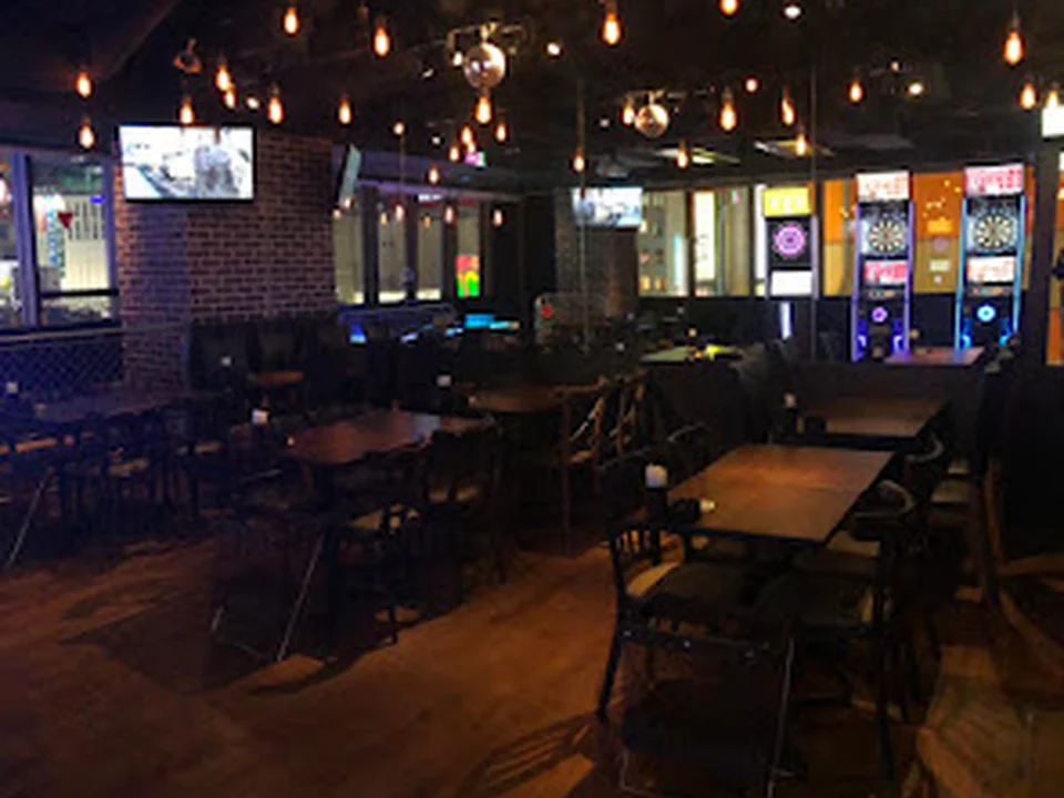 Foto de ビアポンバーGROVE 新宿店