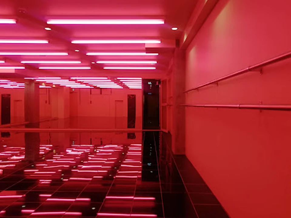 コラーゲン岩盤ホットヨガ®️ワヤンリゾートヨガ東京田町店 Hot Sauna Yoga