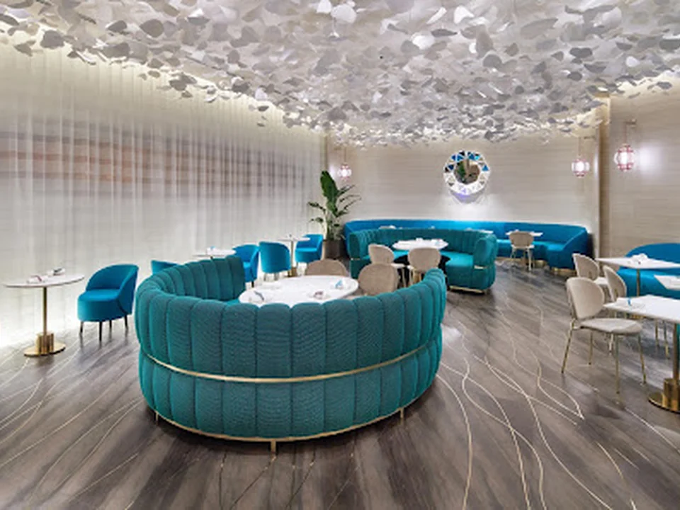 LE CAFE V