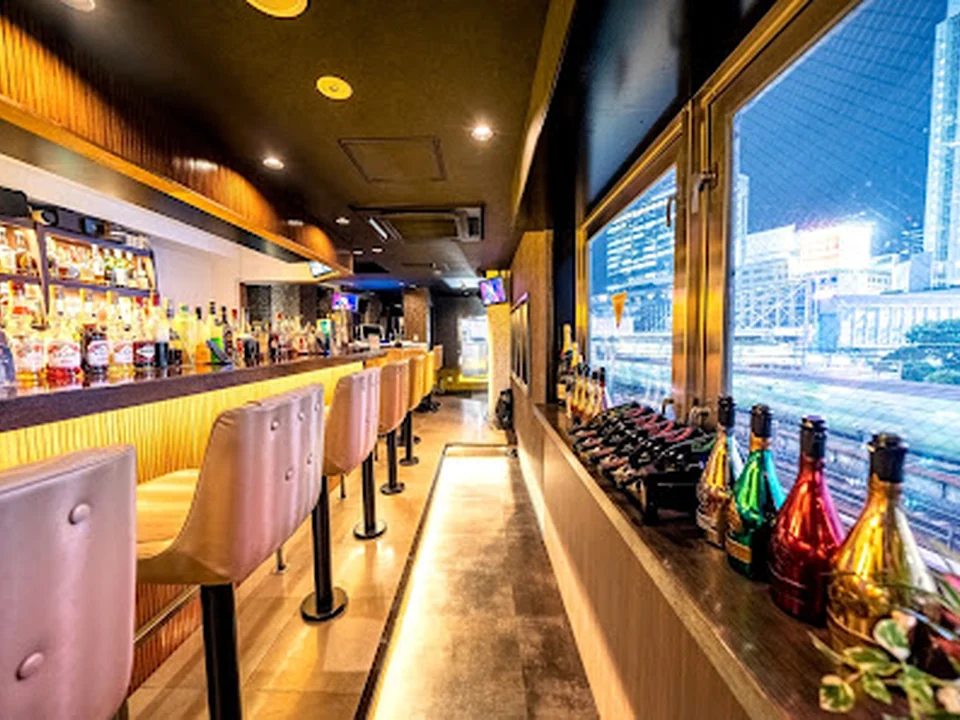 LUXURY BAR & KARAOKE PALACE SHIBUYA - バー & カラオケ パレス 渋谷駅前店
