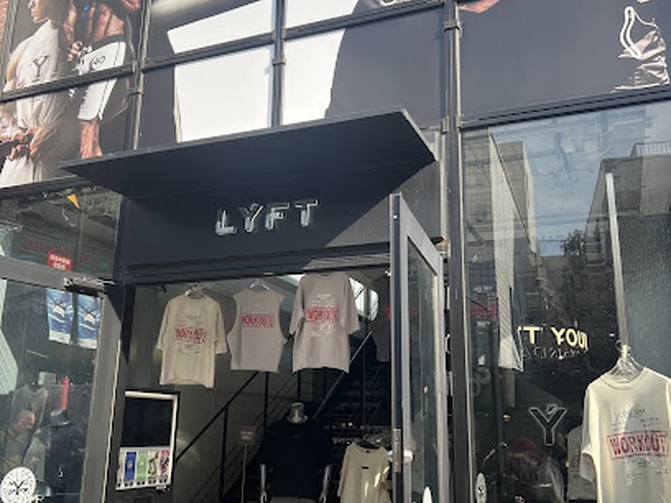 Foto de LÝFT Omotesando Harajuku Store