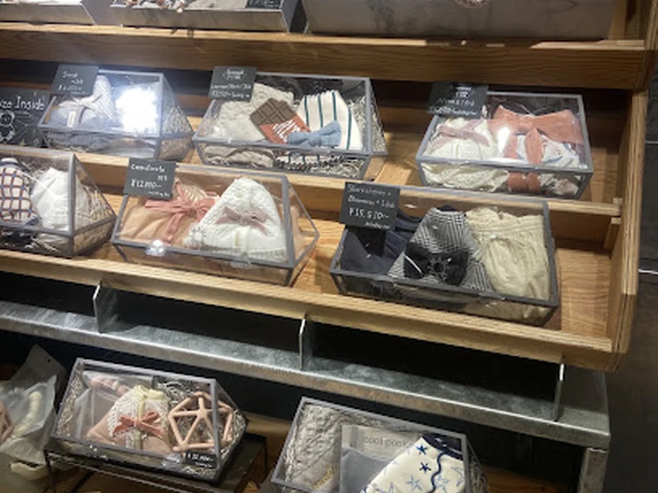 Foto de MARLMARL 伊勢丹新宿店