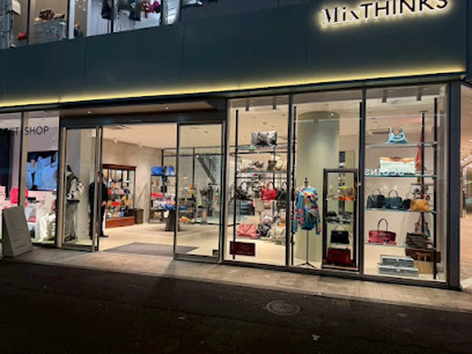 Foto de MixTHINKS Harajuku 【Tokyo vintage shop】