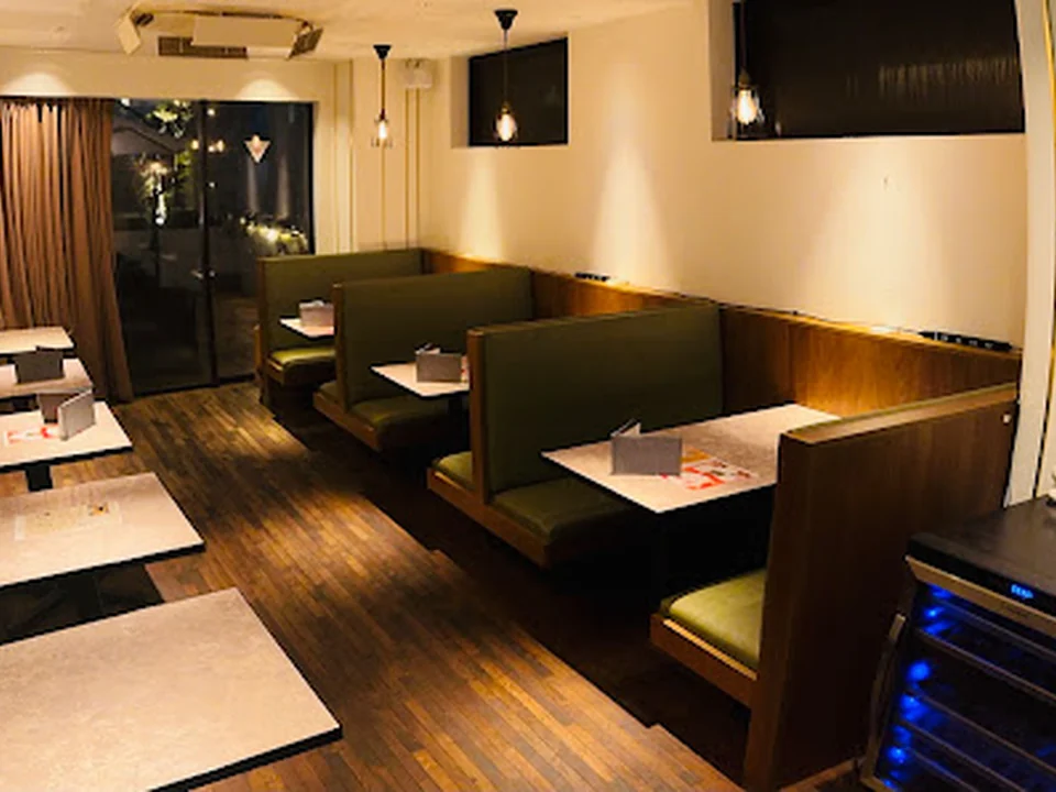 新橋シーシャPONTE luce（ポンテルーチェ）