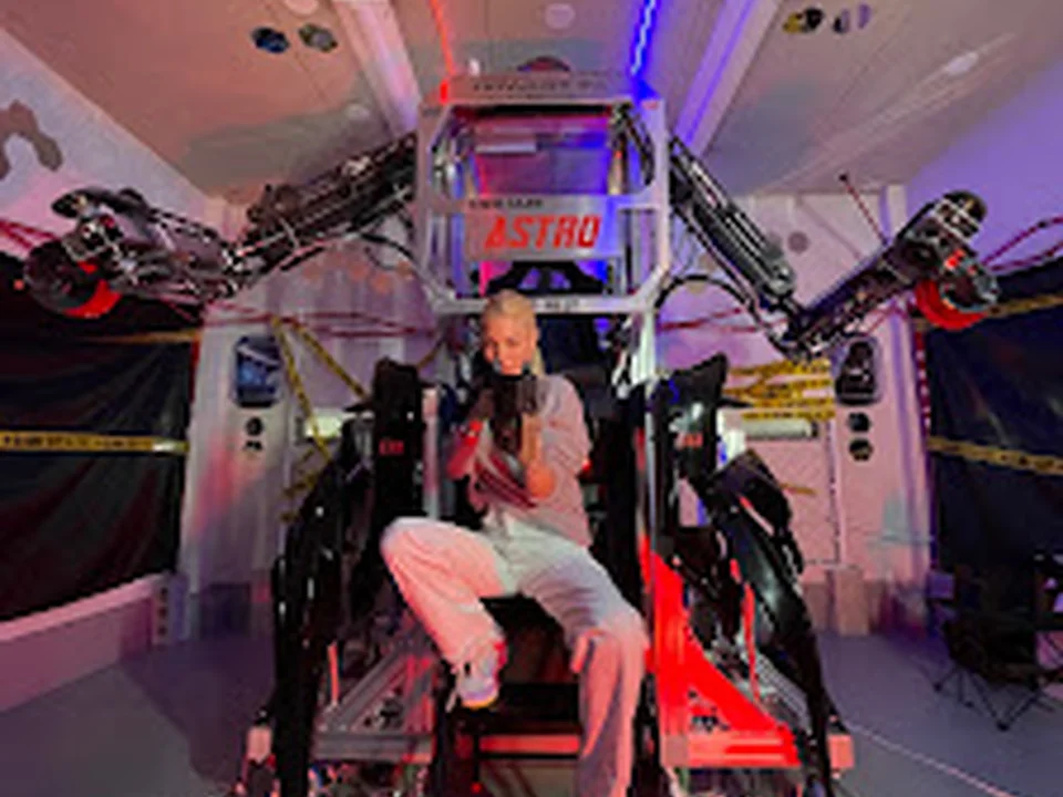 Foto de ロボットベース ROBOT BASE TOKYO -00-【MOVeLOT】