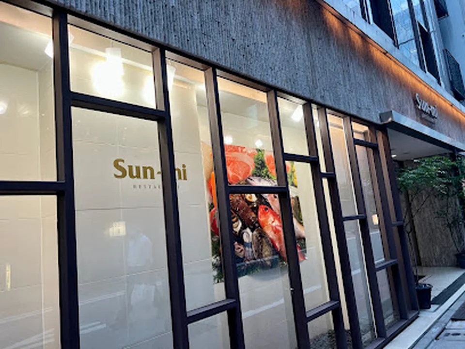 Foto de 銀座 Sun-mi本店 フランス料理エミュ
