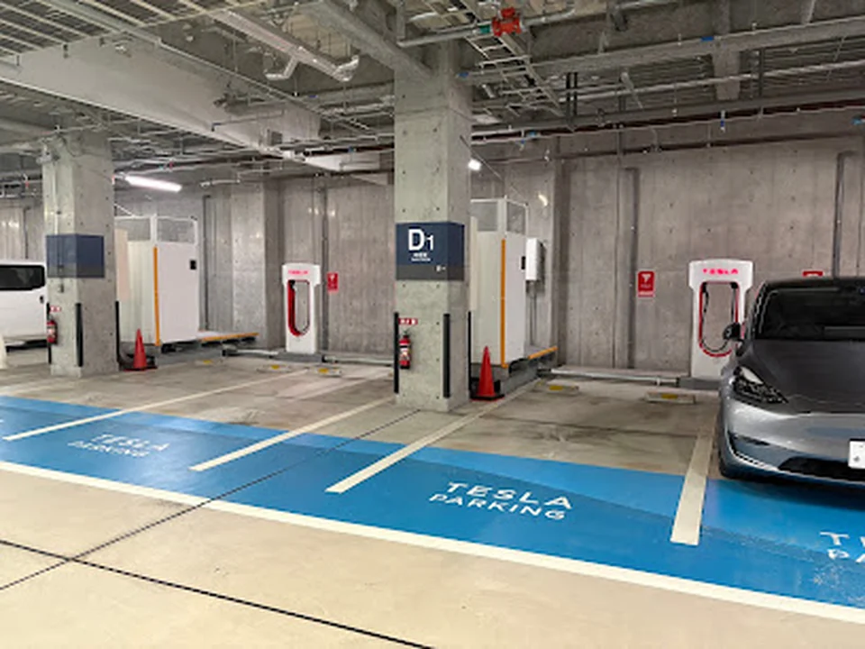 Tesla Supercharger