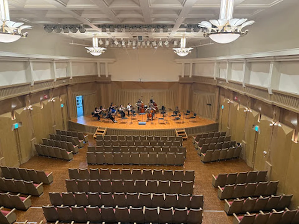 王子ホール