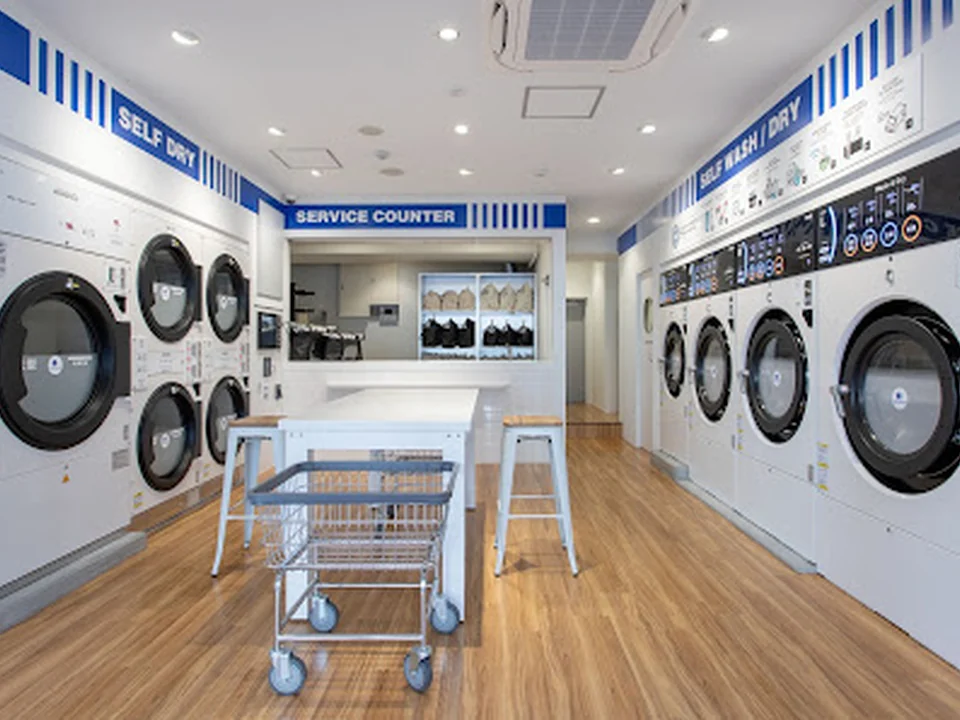 WASH&FOLD千代田岩本町店