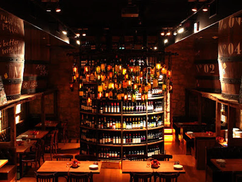 WINEHALL GLAMOUR 銀座