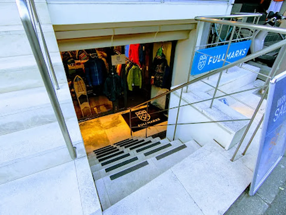 FULLMARKS 原宿店, 東京