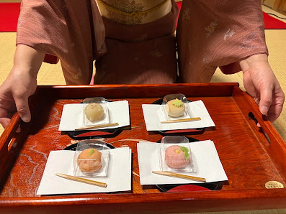 Tea Ceremony Tokyo Tokyochaan 東京茶庵 make matcha