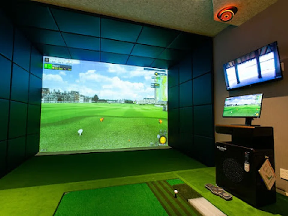 Lounge Range 外苑前｜会員制インドアゴルフ場・シミュレーションゴルフ場, 東京